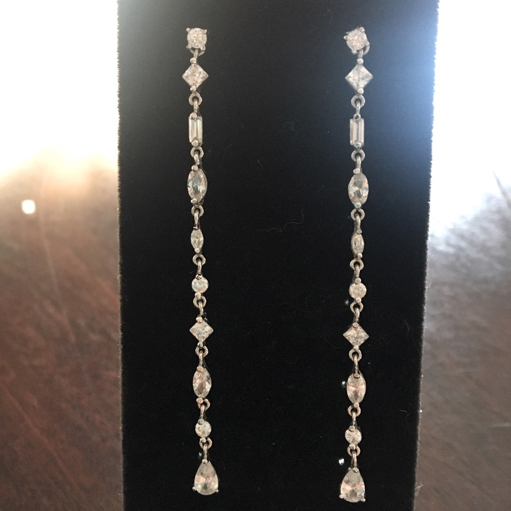 Fashion drop earrings
